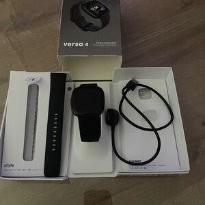 Fitbit versa 4
